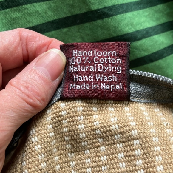 Fun and cute roomy summer hobo bag! With attached cute change purse. - Picture 4 of 4